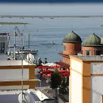 Πανσιόν Al - Local Bicuar