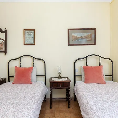 Al - Local Bicuar Gasthof