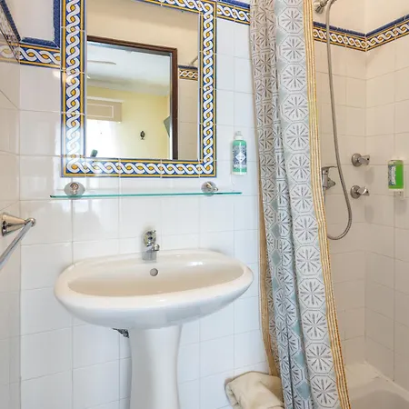 Al - Local Bicuar Gasthof