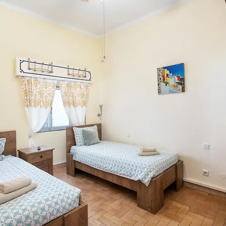 Al - Local Bicuar 3* Olhão