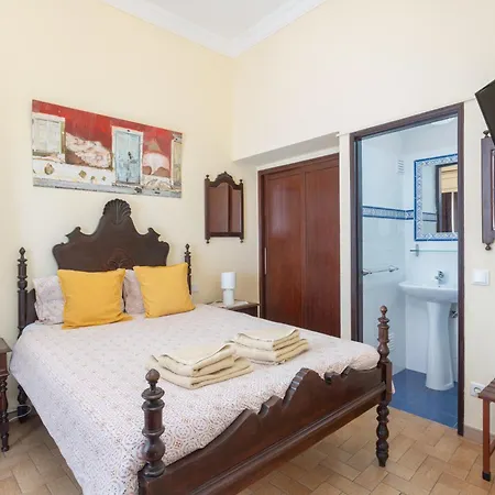 Al - Local Bicuar Guest house 3*